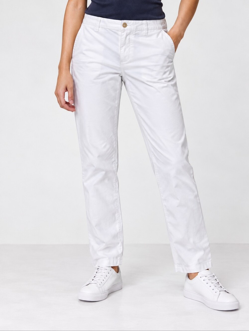 EUC Khakis By Gap broken-in straight leg  denim Pants, 8, white
